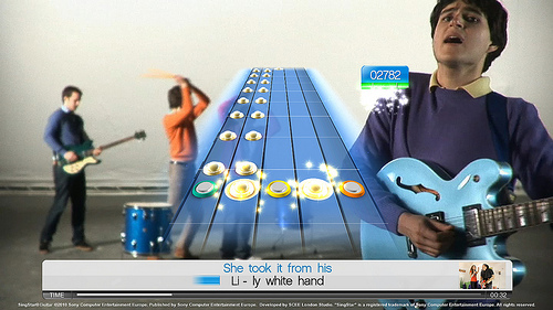 SingStar Guitar and SingStar Dance review pics